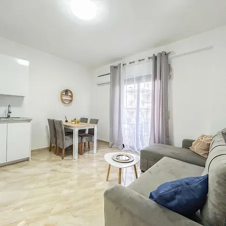 Sea Charm Retreat C16 Апартаменты Голем