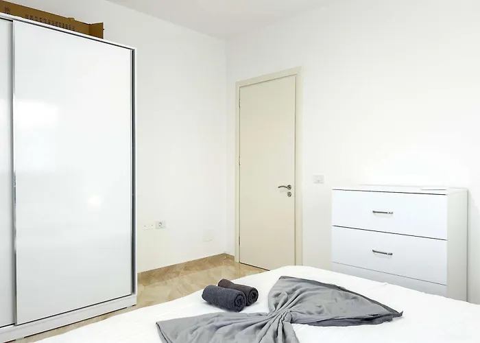 Sea Charm Retreat C16 Golem (Tirana)